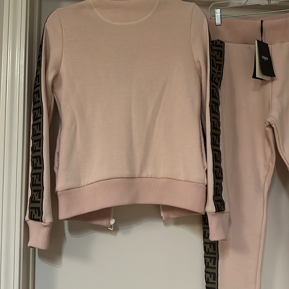 Sweatsuit - Picture 5 of 17